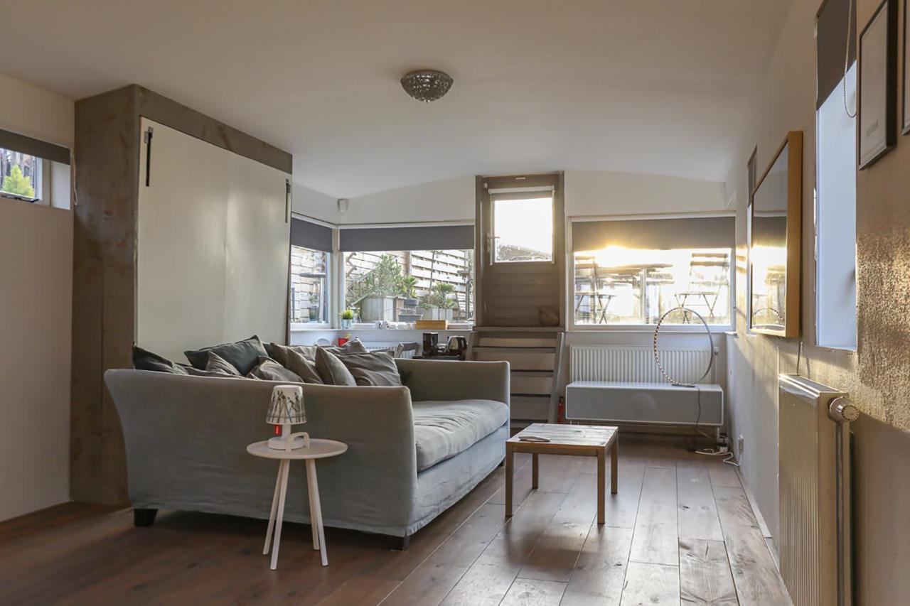 Houseboat Next To Amstel Bed & Breakfast Amsterdam Bagian luar foto